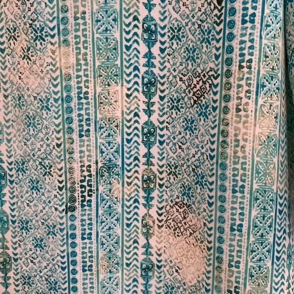 City View teal blouse with silver embellishments. Large. - Picture 8 of 11